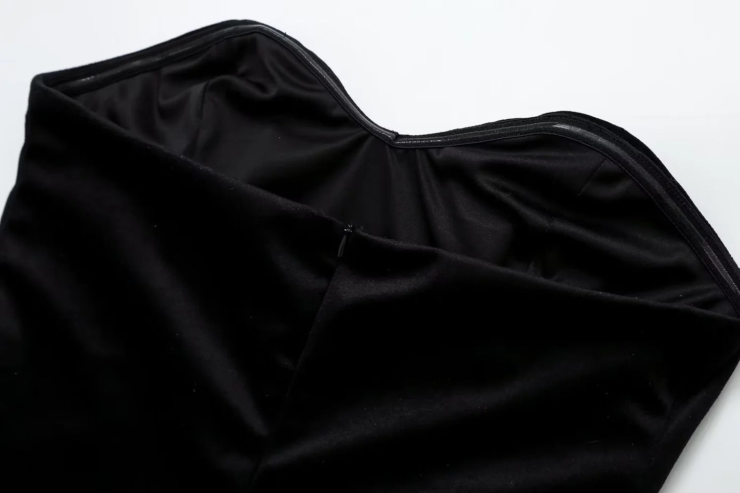 Slim-fit Black Velvet Tube Dress